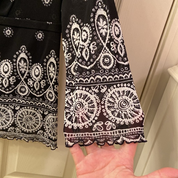 Axcess Liz Claiborne Blouse Black White Circular Design V Neck 3/4 Sleeve WM L - Picture 5 of 12